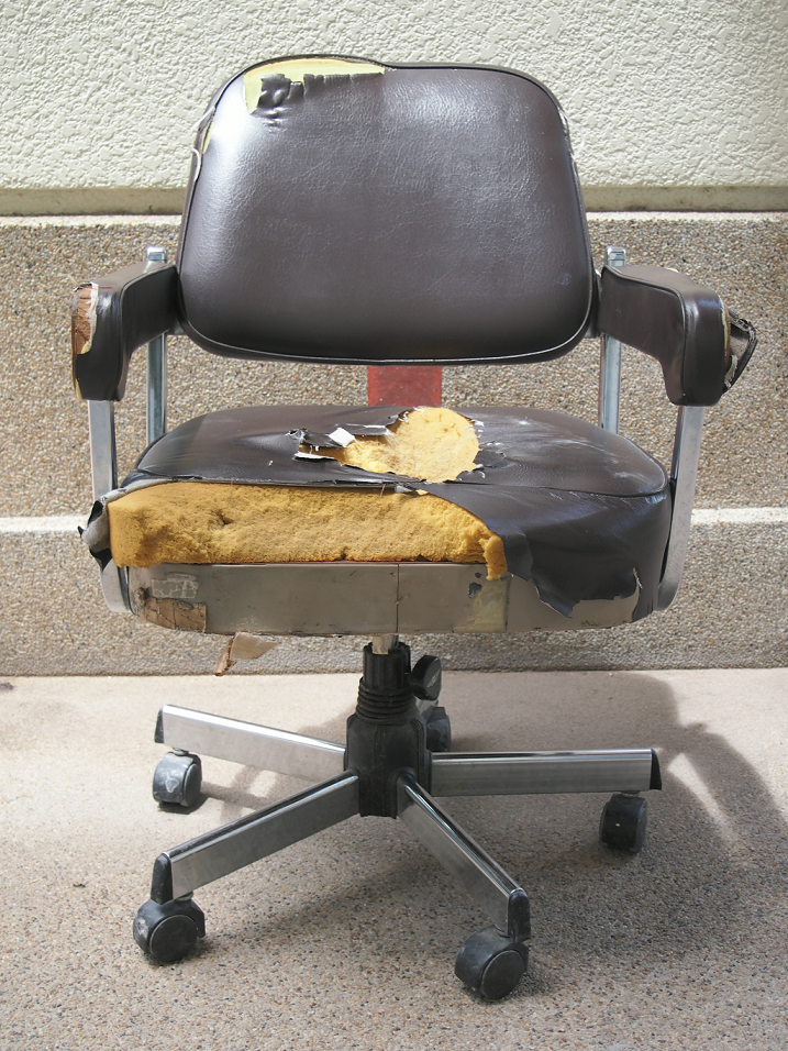 Diy Office Chair - Do It Yourself Divas Diy Reupholster That Ugly